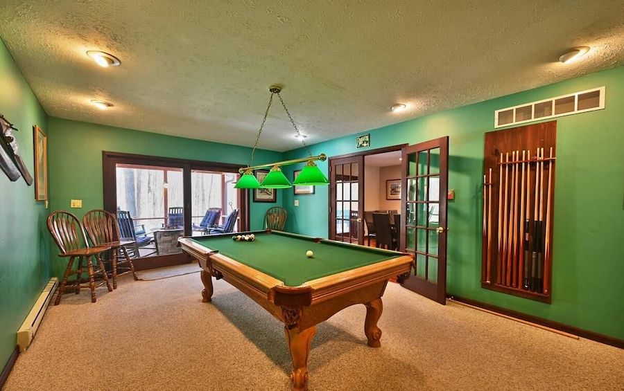 billiard room