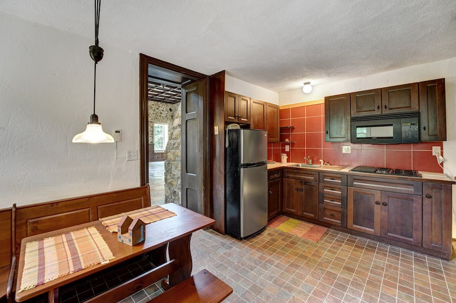 blast house kitchenette