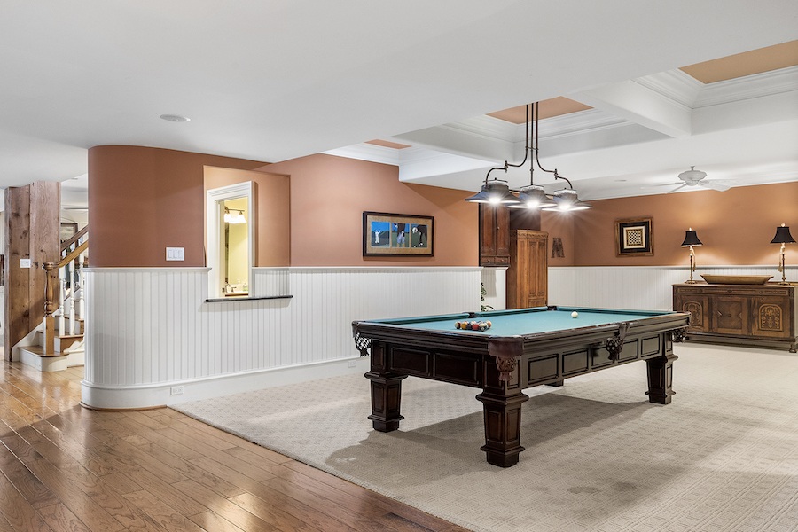 billiard room