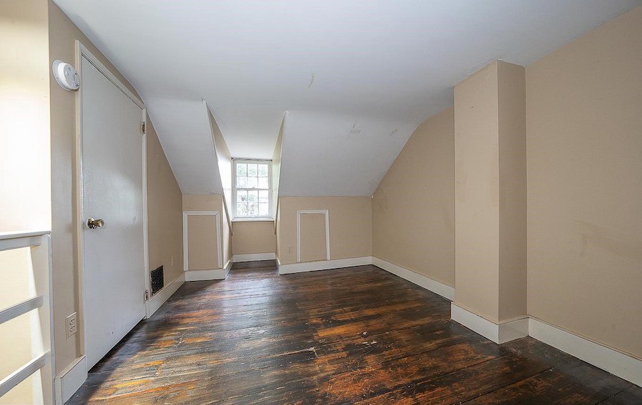 primary bedroom, front