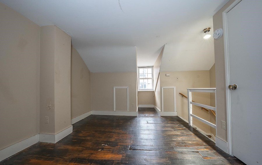 primary bedroom, rear