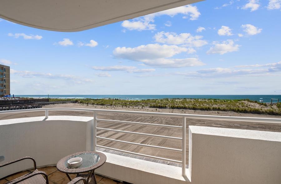 primary bedroom suite deck
