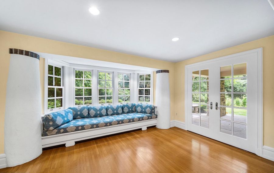 house for sale mt. airy renovated colonial den