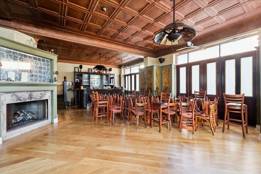 Beau Monde interior