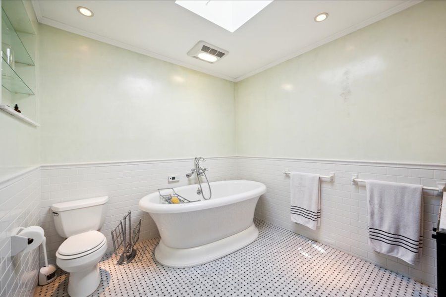 secondary bathroom