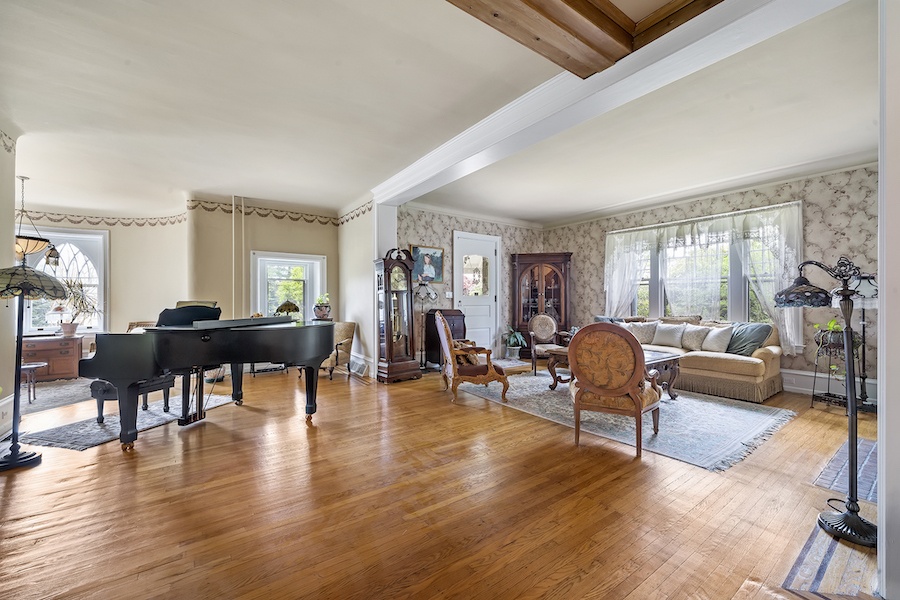 house for sale wyncote queen anne living room