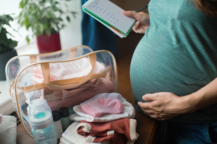 What to Pack in Your Hospital Bag - Pregnancy & Newborn Magazine