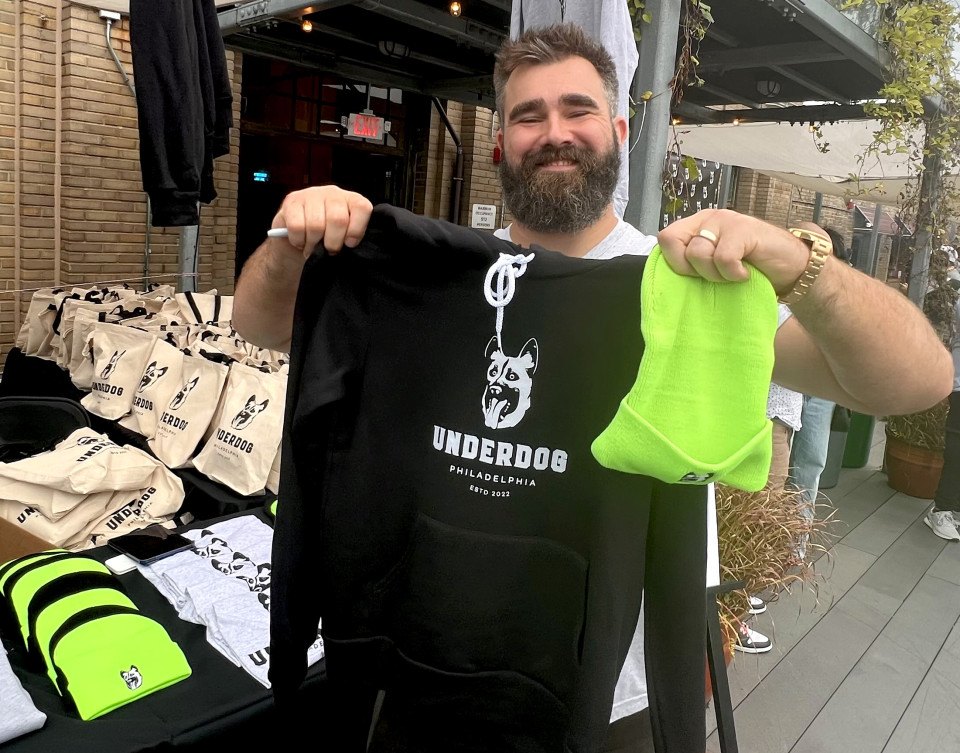 jason kelce underdog clothes