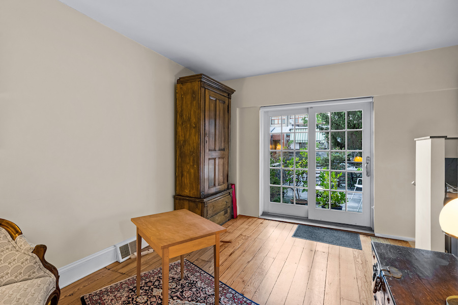 primary suite sitting room