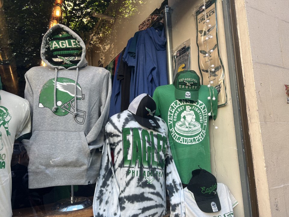 eagles gear clothes shop