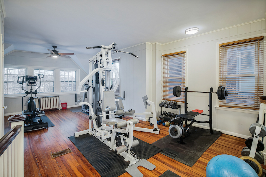 bonus room (gym)