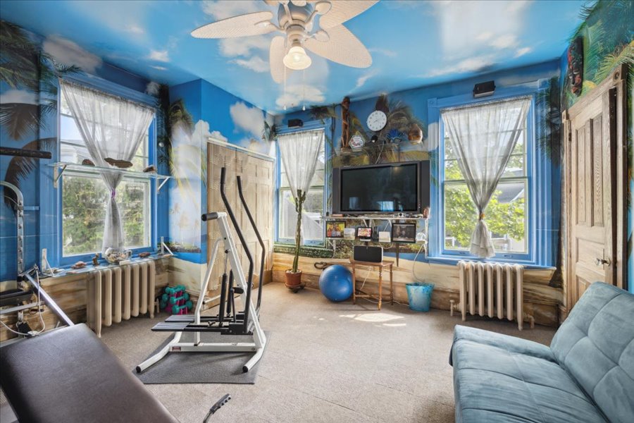 home gym (bedroom)