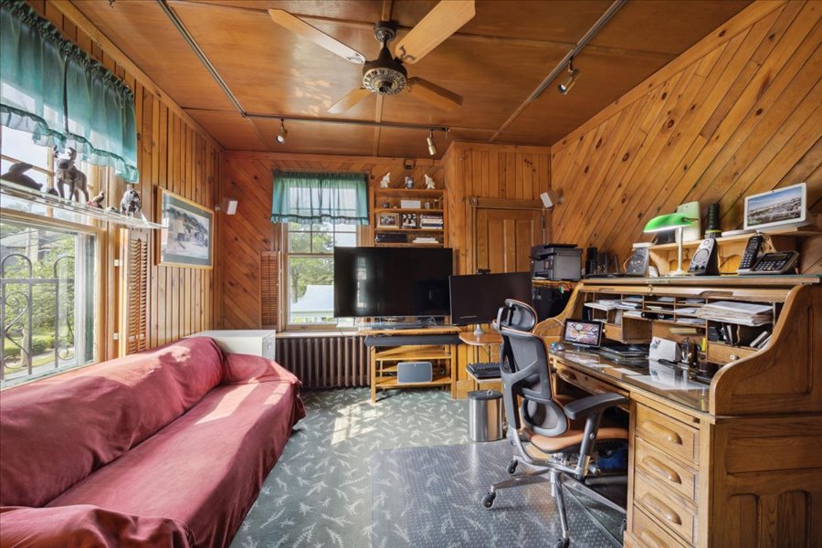 home office (bedroom)