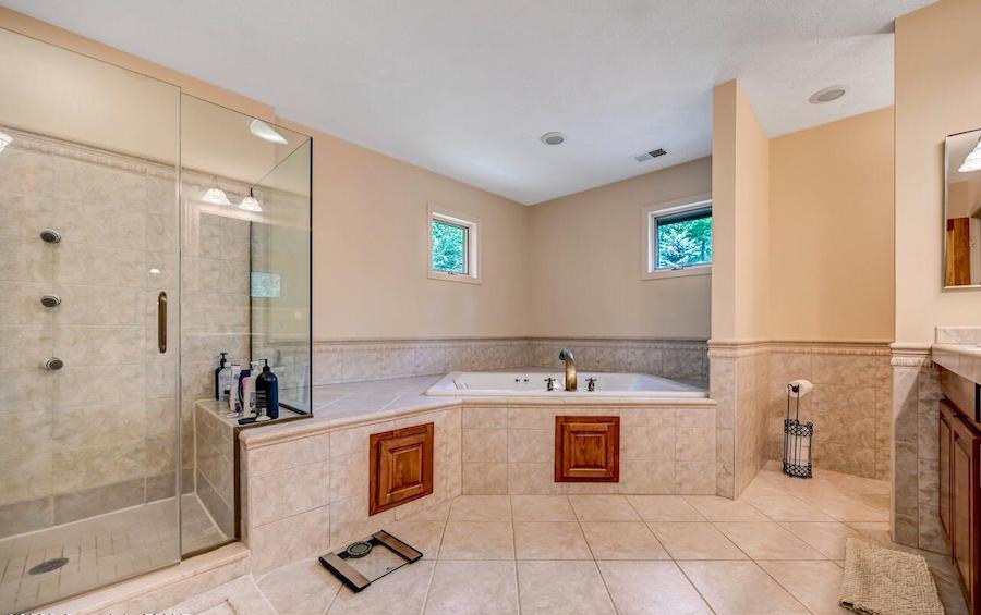 primary bathroon