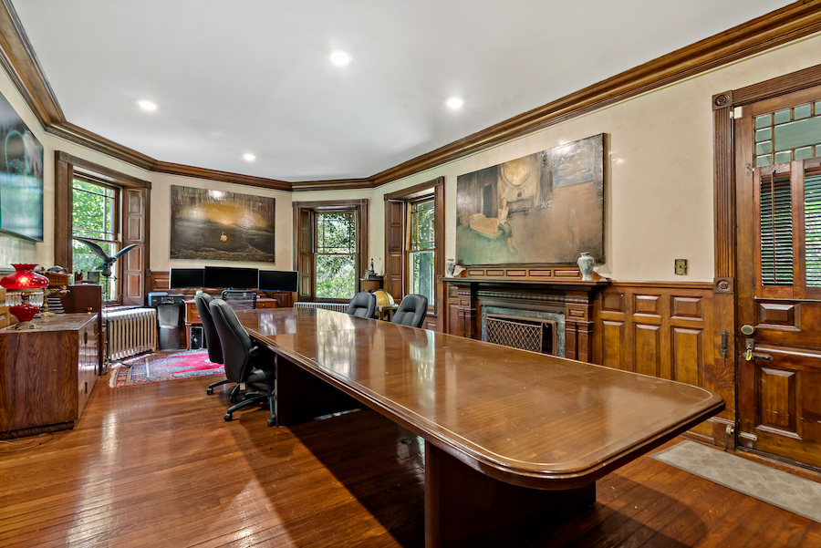 house for sale germantown colonial home office