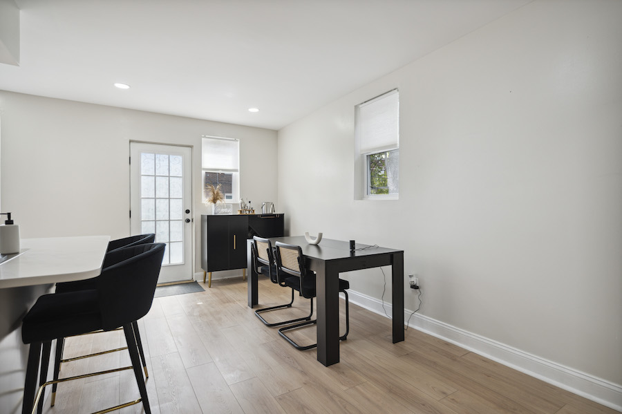 house for sale cedarbrook airlite twin dining room
