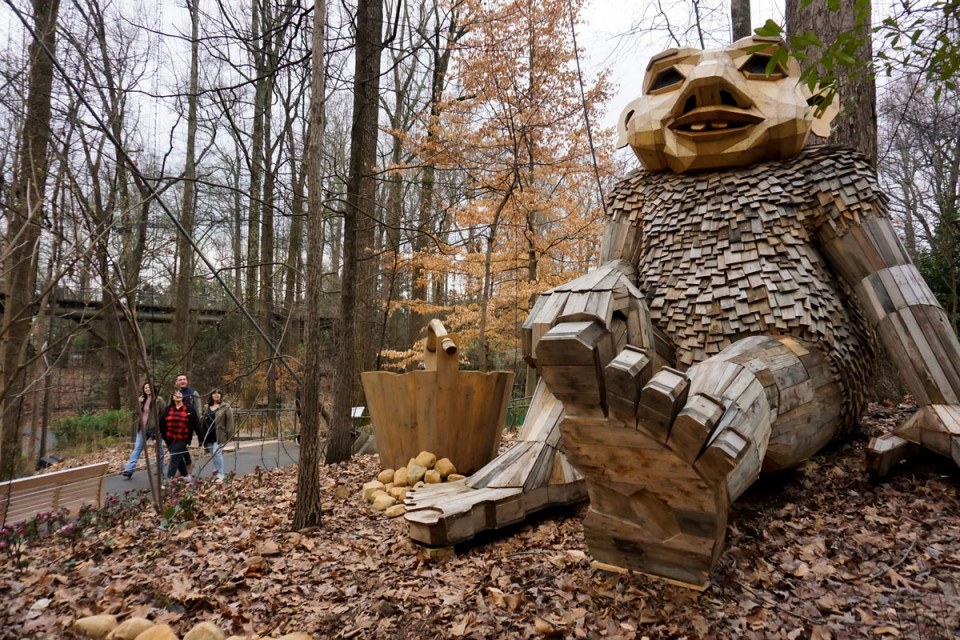 trolls philadelphia zoo