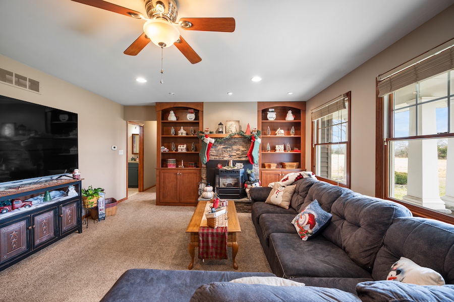 house for sale quinton creekside farmstead living room