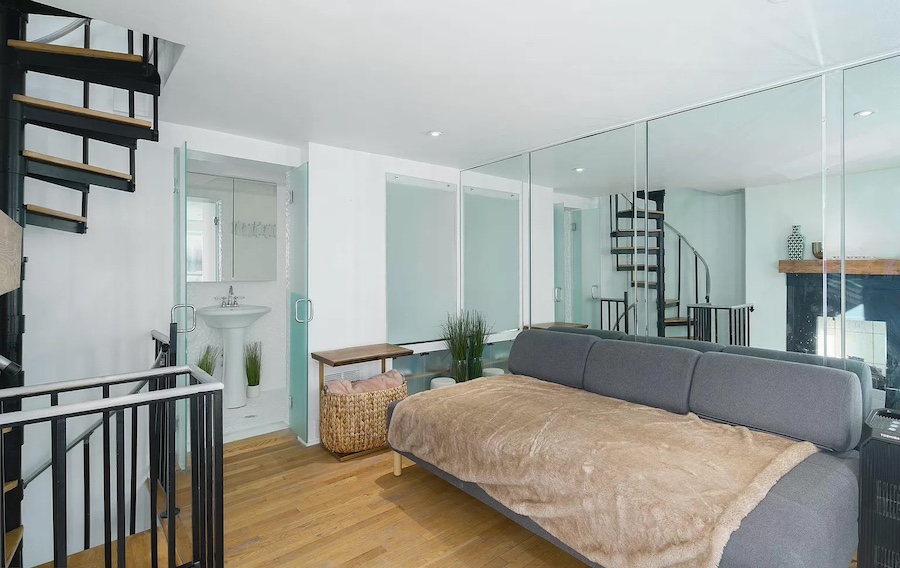 bedroom/living room