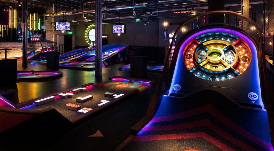 Puttshack philly center city