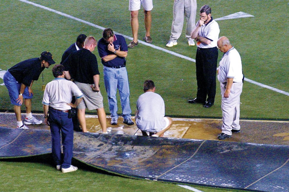 astroturf at veterans stadium in philadelphia