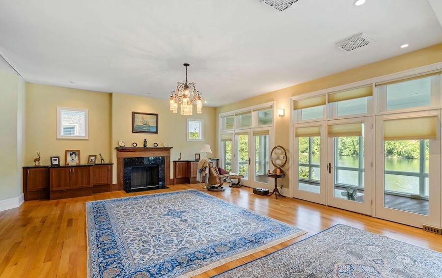 gladwyne riverside house living room