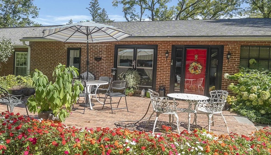 radnor rancher front patio and entrance