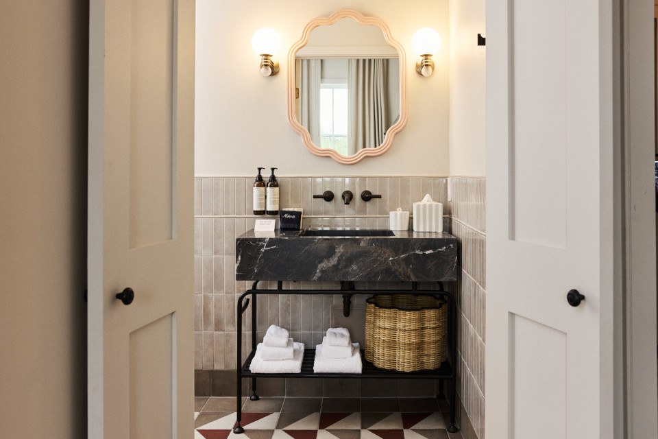 hotel anna and bel fishtown anthropologie suite